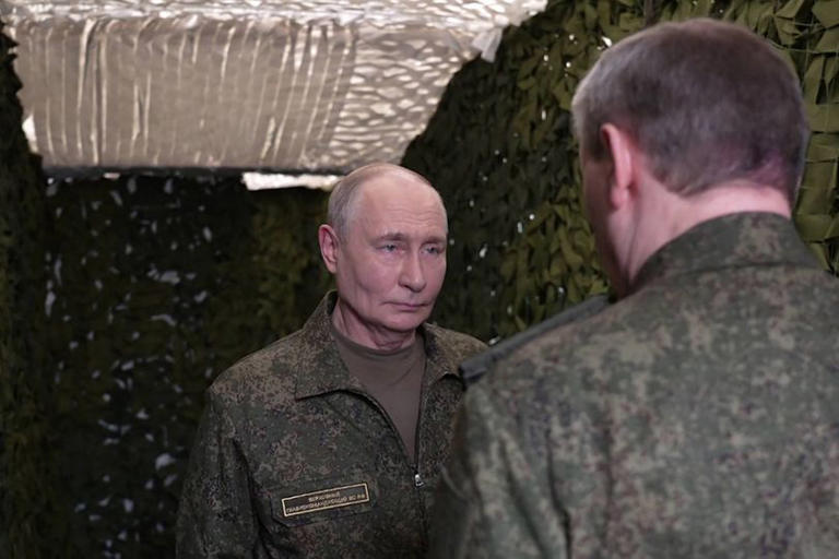 Putin body double rumors resurface as ‘real’ Russian leader appears looking like ‘the walking dead’