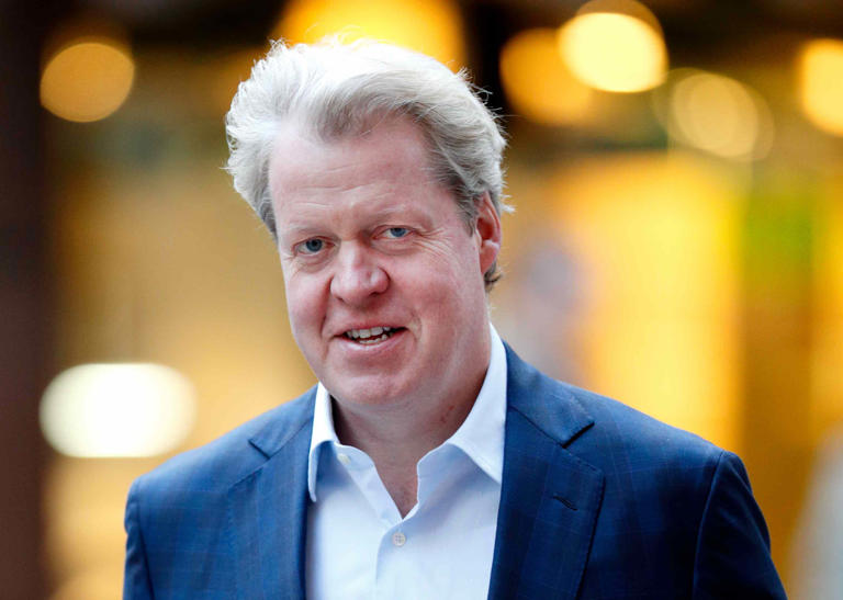 Princess Diana’s brother seemingly responds to Meghan Markle’s controversial photo