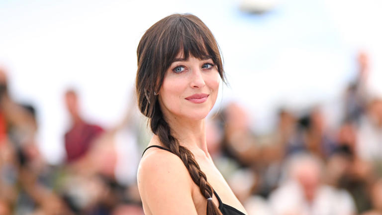 Dakota Johnson is unrecognizable after transforming into Marilyn Monroe for surprising new role