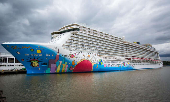 11 arrested after federal agents board cruise ships in Boston
