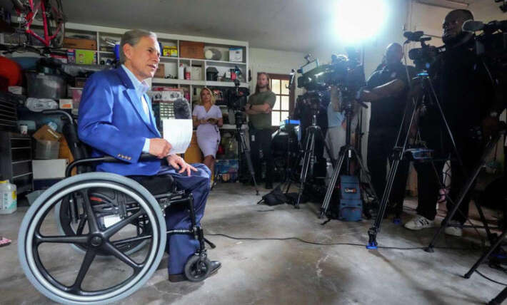 Abbott leaves nearly a million Texans without a vote in Congress