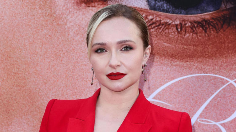 Federal agents enter Hayden Panettiere’s LA home with search warrant as questions surround her death