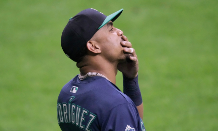 Brewers’ 22-0 blowout of the Mariners headlined by brutal Julio Rodríguez mental gaffe