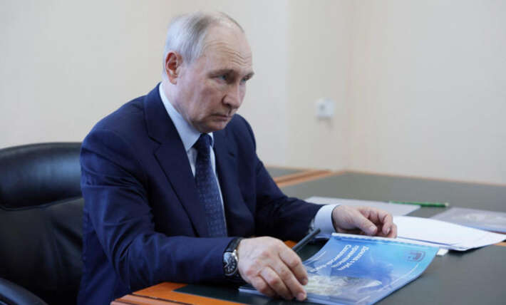 Putin is on the brink of the abyss. He must not be allowed to take us down with him