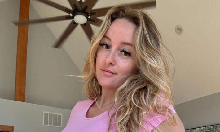 Amelia Quest drove 10 hours to meet a Tinder match who lived in a bus despite fears she’d be murdered