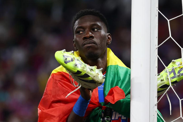 Ismaila Sarr’s agent issues statement on failed Liverpool transfer and Chelsea fury