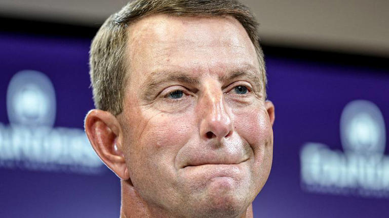 Lane Kiffin reportedly fed intel to Dabo Swinney amid Ole Miss tampering scandal