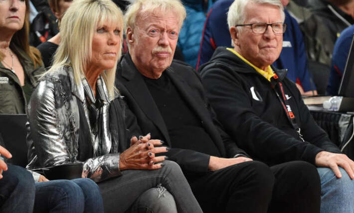 Nike co-founder donates $1B to university