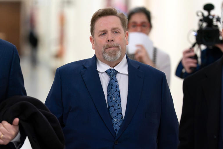 Federal prosecutors reportedly probe Jeffrey Epstein’s longtime lawyer and accountant: report