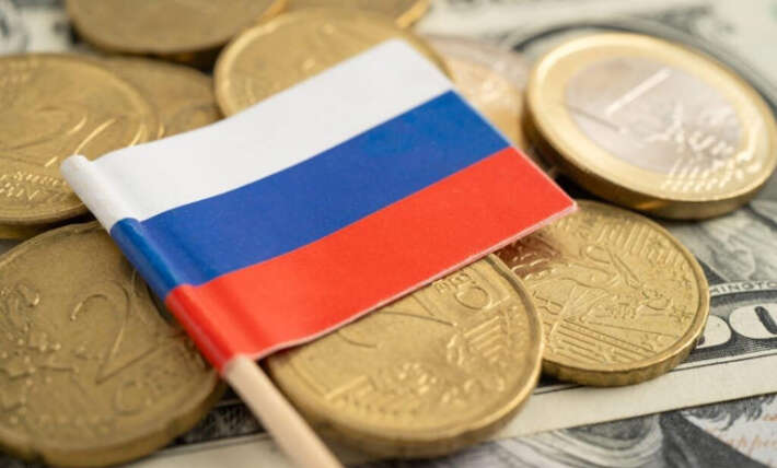 Elizabeth Warren slams Trump as $6.9 billion in Russia-linked payments reportedly slipped through global banks despite sanctions (updated)