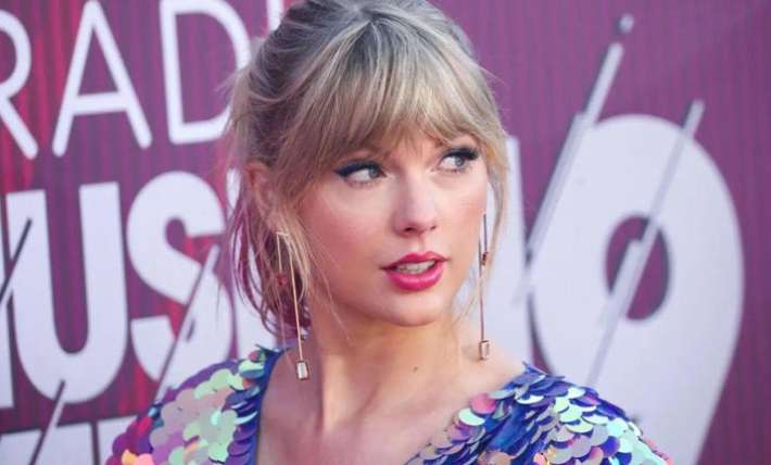 Inside Taylor Swift’s ‘top secret’ Emmys appearance — and the special gift she gave the cast