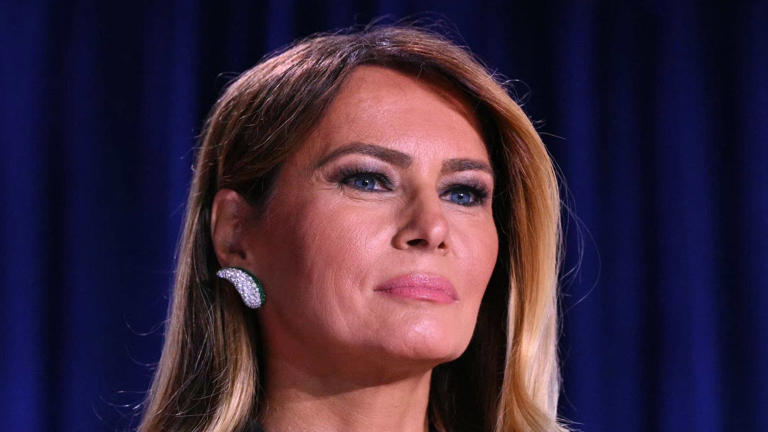 Melania Trump turns heads in patriotic look as she joins Donald Trump at dramatic World Cup final 2 AA21JKbc
