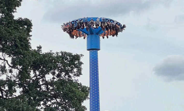 Oregon teens trapped upside down on amusement park ride for 25 minutes awarded combined $550K