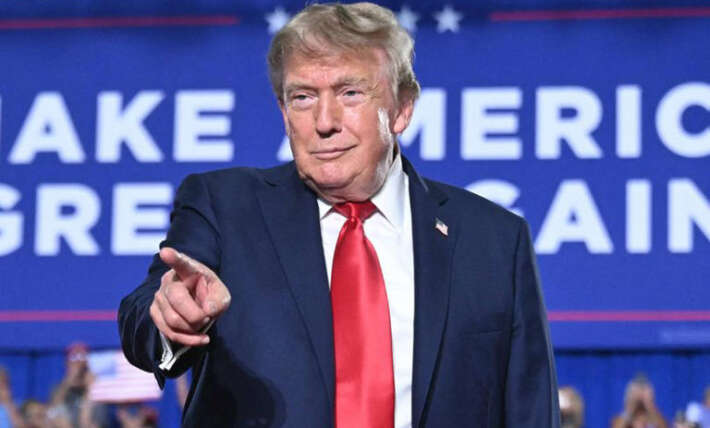 Donald Trump ‘totally breaks’ amid claims ‘toddler is running White House’