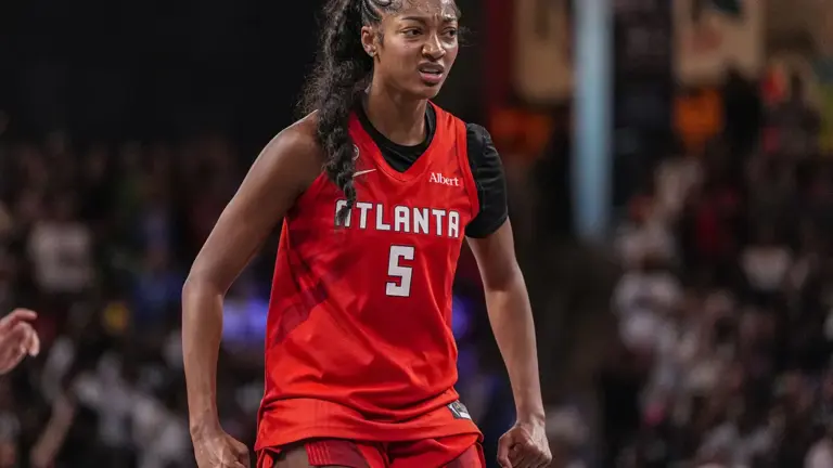 Watch Angel Reese give up a full foot in incredible battle with China's 7-3 Zhang Ziyu 2 AA2bzTXN