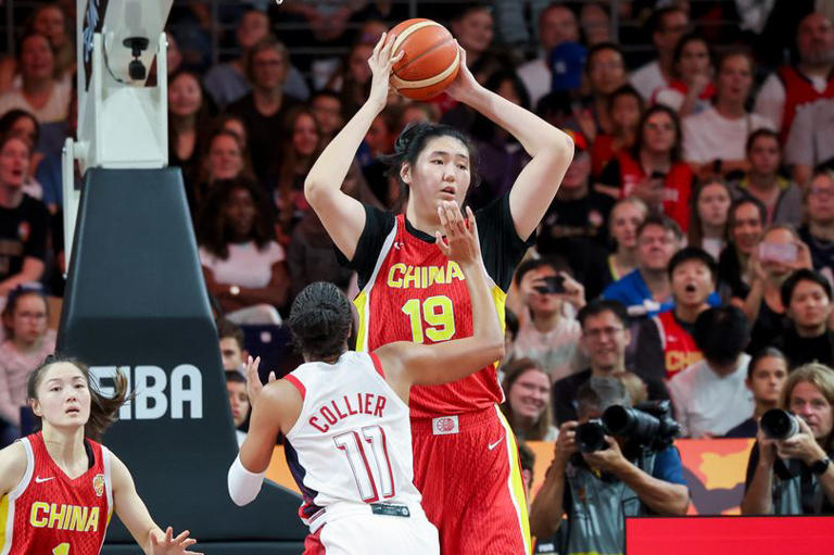 Why 7-foot-4 Chinese basketball sensation is currently barred from WNBA 2 AA2bzquW