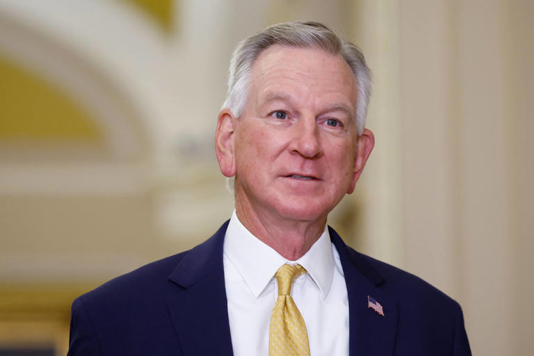 Furry airline pilots are ‘terrifying’: GOP senator ahead of midterms