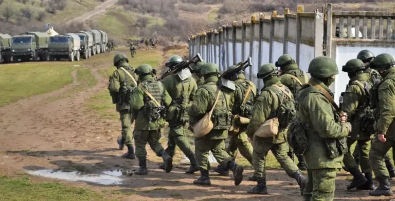 Expert warns 3 nations of attacks from Putin’s little green men