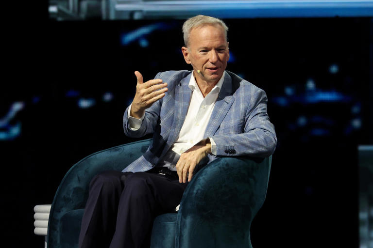 Former Google CEO Eric Schmidt to programmers: Stop building the house. Start designing it. 2 AA1QgfwL
