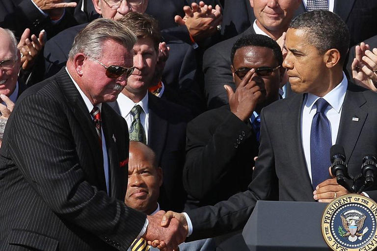 Barack Obama tribute to Mike Ditka speaks volumes as Donald Trump makes 'big supporter' claim aa2dxsi2