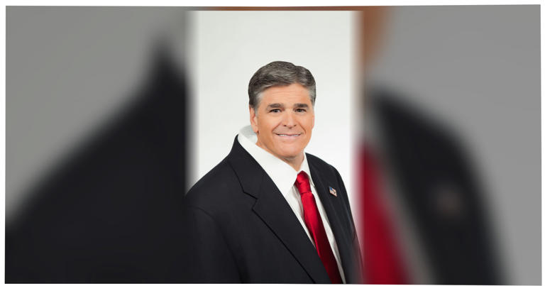 Sean Hannity debunks wedding rumors as Trump praises his romance with Ainsley Earhardt aa2dy2rc