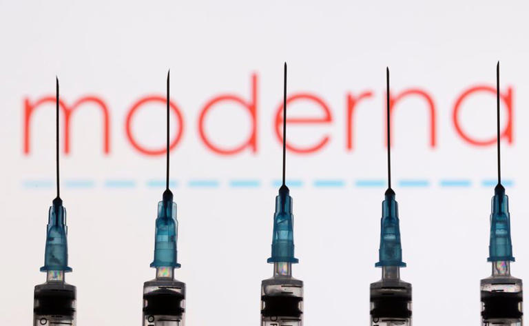 Moderna to replace Warner Bros Discovery on Nasdaq 100 2 AA2dnGzu