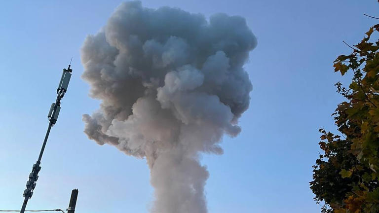 Ukrainian forces strike key oil facilities in Russia 2 AA2dpBUz