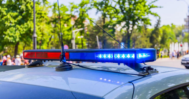 Watch: Reporter narrowly dodges 'murder attempt' while filming outside 'taxpayer funded drug dealing operation' 2 AA2drywz