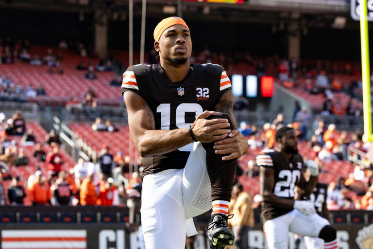 Former NFL receiver files bombshell $300 million lawsuit over alleged surgery scheme that ended his career