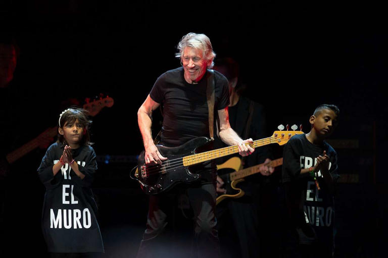 Roger Waters calls James Hetfield a ‘prick’ after Metallica’s Sphere remarks